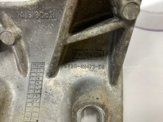 Кронштейн угловой передачи, ориг. номер LR002822, Land Rover Freelander L359 2006-2010