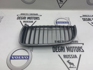 Решетка радиатора передняя левая, ориг. номер 51137120007, BMW 320i E90 2004-2008