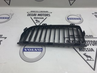 Решетка радиатора передняя правая, ориг. номер 51137120008, BMW 320i E90 2004-2008