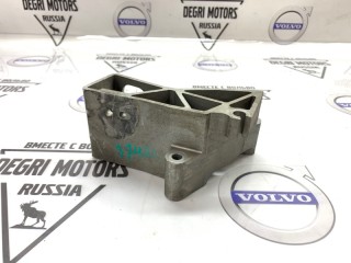 Кронштейн двигателя задний, ориг. номер 8666261, Volvo S60 2004-2010