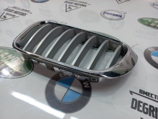 Решетка радиатора передняя правая, ориг. номер 51137367422, BMW X4 F26 2014-2018