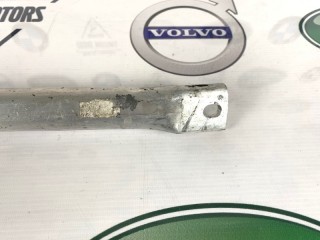 Распорка чашек передняя правая, ориг. номер 51617210320, BMW X3 F25 2014-2017