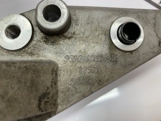 Кронштейн навесного, ориг. номер 31251745, Volvo XC60 2008-2013