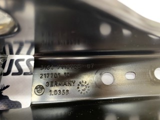 Кронштейн передний левый, ориг. номер 51647116705, BMW 320i E90 2008-2013