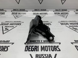 Кронштейн радиатора передний правый, ориг. номер 31261932, Volvo V60 2010-2013