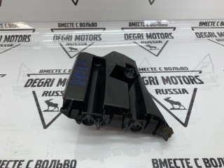 Кронштейн бампера передний правый, ориг. номер 30795049, Volvo V60 2010-2013