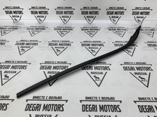 Молдинг лобового стекла передний правый, ориг. номер 31335865, Volvo V60 2010-2013
