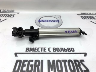 Форсунка омывателя фары передняя левая, ориг. номер 30784344, Volvo V60 2010-2013