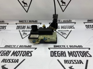 Замок двери передний правый, ориг. номер 30699752, Volvo V70 2004-2007