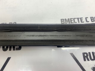 Молдинг двери передний левый, ориг. номер 39987036, Volvo V50 2007-2012