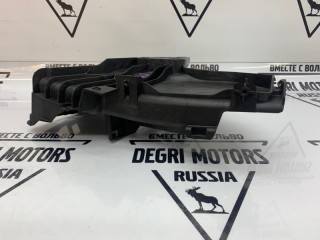Кронштейн замка двери передний левый, ориг. номер 30784314, Volvo V60 2010-2013