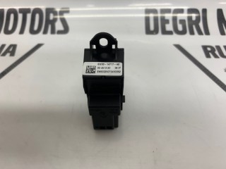 Кнопка стеклоподъемника задняя, ориг. номер LR003856, Land Rover Freelander L359 2006-2010