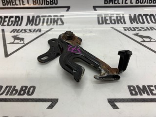 Крюк капота передний, ориг. номер 31425790, Volvo XC60 2008-2013