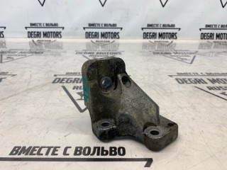 Кронштейн опоры двигателя передний, ориг. номер 30741567, Volvo XC90 2006-2014