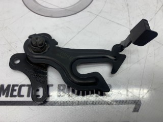 Крюк капота, ориг. номер 31425789, Volvo V70 2007-2013