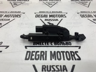 Форсунка омывателя фары передняя левая Volvo V70 2007-2013, левый руль, 30655066