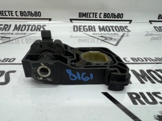 Кронштейн радиатора правый, ориг. номер 17117575248, BMW 523i F10 2009-2013