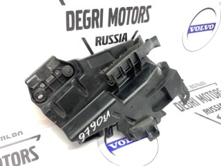 Кронштейн замка двери задний левый, ориг. номер 31484043, Volvo XC90 2014-2019