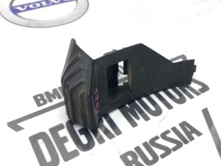 Кронштейн бампера передний правый, ориг. номер 30678482, Volvo V50 2007-2012