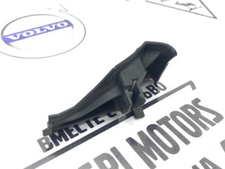 Кронштейн бампера передний правый, ориг. номер 30678482, Volvo V50 2007-2012
