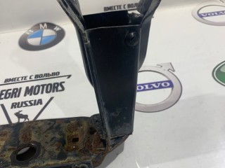 Кронштейн радиатора передний, ориг. номер 31274615, Volvo V70 2007-2013