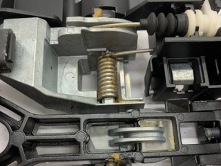 Кронштейн ручки двери задний правый, ориг. номер 51217187228, BMW 523i F10 2009-2013