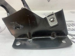 Кронштейн замка капота передний правый, ориг. номер 51647116706, BMW 320i E92 2006-2010