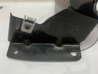Кронштейн замка капота передний левый, ориг. номер 51647116705, BMW 320i E92 2006-2010