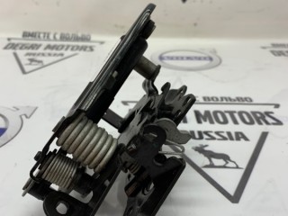 Замок капота правый, ориг. номер 51237183762, BMW 523i F10 2009-2013