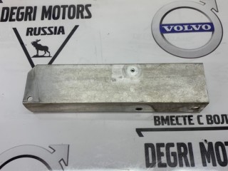 Кронштейн бампера передний правый, ориг. номер 51117158874, BMW 523i F10 2009-2013