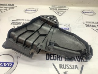 Кронштейн замка двери передний левый, ориг. номер 30784314, Volvo S60 2010-2013