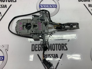 Кронштейн ручки двери передний правый, ориг. номер 30784201, Volvo V70 2012-2016