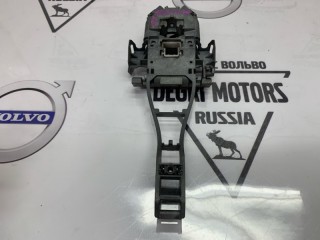 Кронштейн ручки двери передний правый, ориг. номер 30784199, Volvo V50 2007-2012
