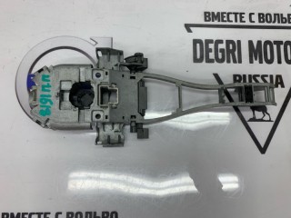 Кронштейн ручки двери передний правый, ориг. номер 30784199, Volvo V50 2007-2012