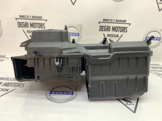 Корпус воздушного фильтра, ориг. номер 30677718, Volvo V70 2007-2013