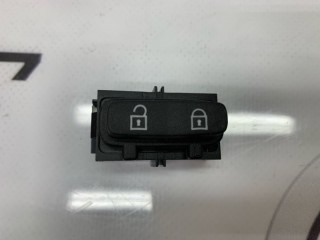 Кнопка центрального замка передняя левая, ориг. номер 30710475, Volvo V70 2007-2013