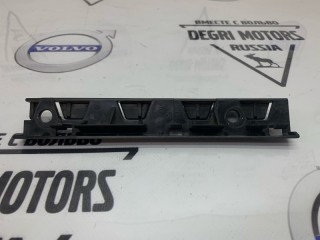 Кронштейн порога передний правый, ориг. номер 51777066228, BMW 525i E60 2002-2007