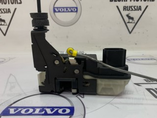Замок двери передний правый, ориг. номер 30699752, Volvo XC70 2004-2007