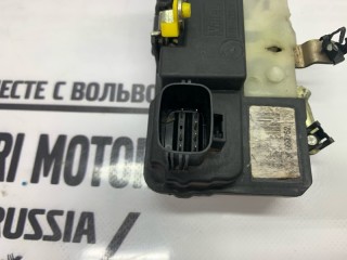 Замок двери передний правый, ориг. номер 30699752, Volvo V70 2004-2007