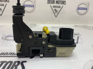 Замок двери передний правый, ориг. номер 30699752, Volvo V70 2004-2007