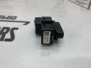 Кнопка центрального замка передняя, ориг. номер 31318990, Volvo V60 2010-2013