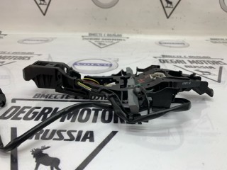 Кронштейн ручки двери правый, ориг. номер 30784205, Volvo V70 2012-2016