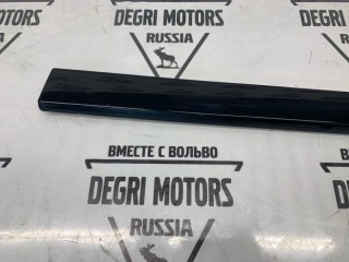Молдинг двери передний правый, ориг. номер 39987239, Volvo V70 2004-2007