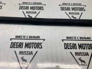 Молдинг двери передний правый, ориг. номер 39987419, Volvo V70 2004-2007