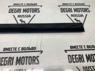 Молдинг двери передний правый, ориг. номер 39987419, Volvo V70 2004-2007