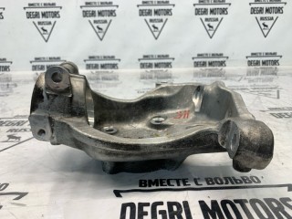 Кулак передний правый, ориг. номер 31216762018, BMW 630i e63 2003-2007