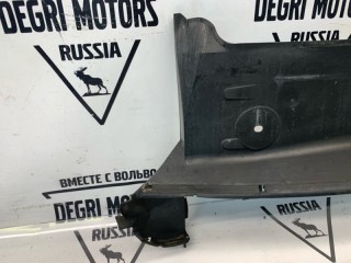 Обтекатель радиатора передний, ориг. номер 30698664, Volvo V70 2004-2007