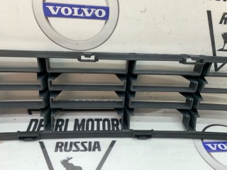 Решетка бампера передняя, ориг. номер 30657006, Volvo S40 2003-2007