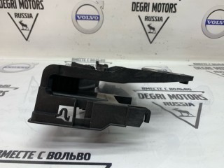 Кронштейн замка двери передний правый, ориг. номер 30784315, Volvo V60 2010-2013