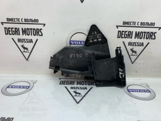 Кронштейн замка двери передний левый, ориг. номер 30784314, Volvo V60 2010-2013
